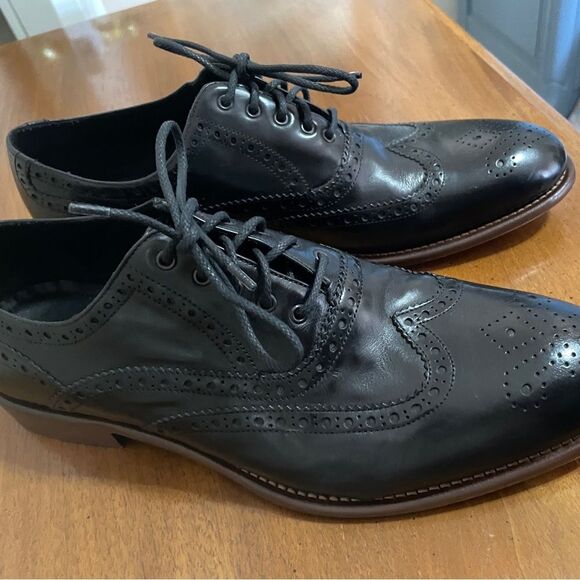 Men’s- Johnson and Murphy Black 10.5 great condition!! Wingtip, leather crafted - Picture 4 of 15